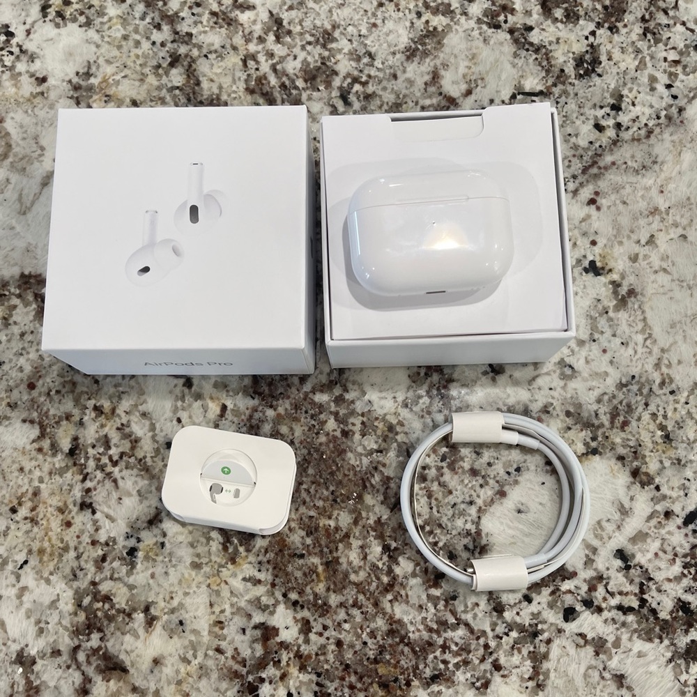 🎧📱Apple AirPod Earbuds with noise cancellation